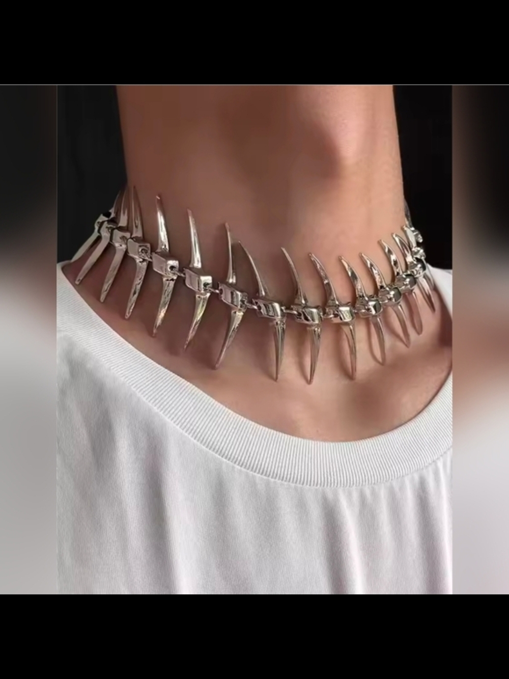 Silver Spine-Back Statement Necklace - Picture 6 of 11